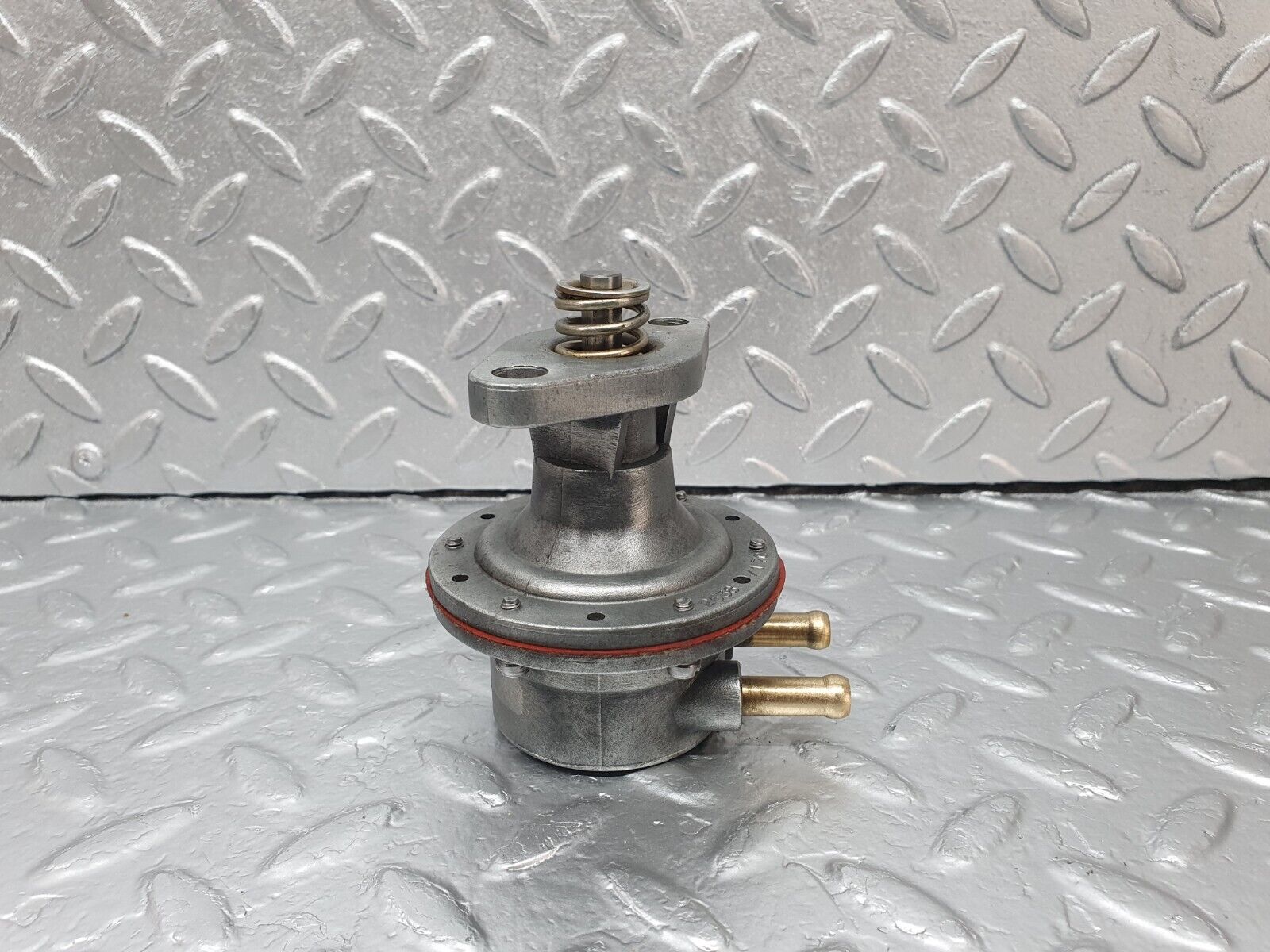 42828 Mercedes-Benz W201 190 2.0L Fuel Pump BCD Torino 263817C