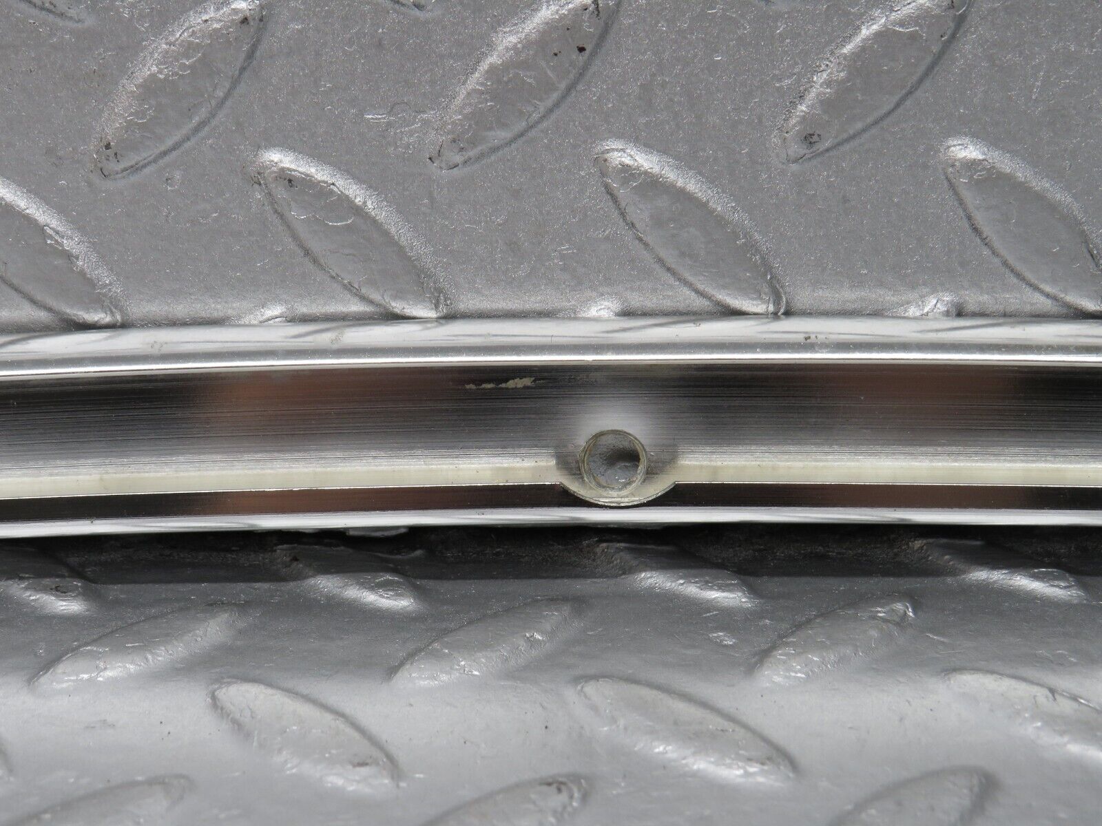 39857 Mercedes-Benz R107 350SL Hardtop B Pillar Chrome Trim Right Side