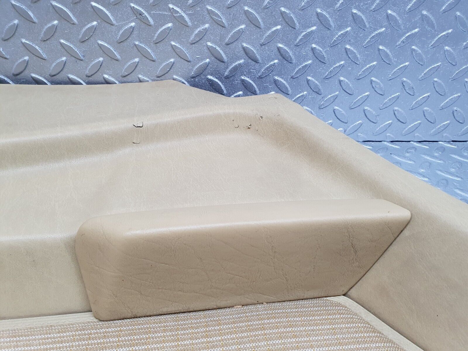 44052 Mercedes-Benz C123 230CE Coupe Rear Left Card Panel Beige