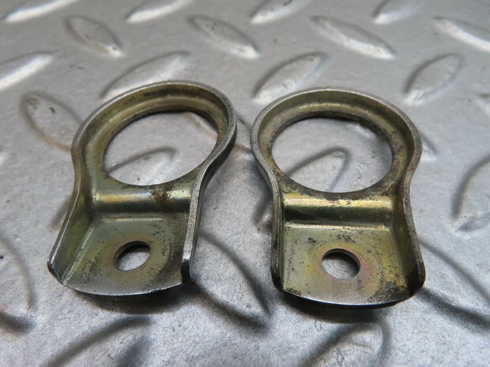 13757 Mercedes-Benz R107 450SL Fuel Injector Bracket