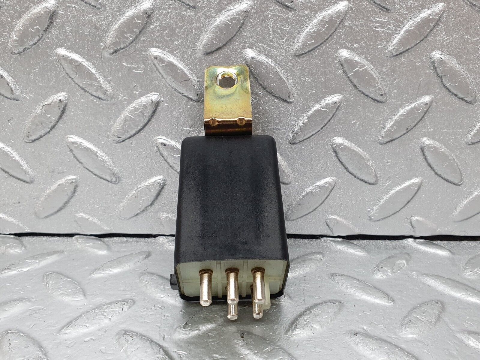 44073 Mercedes-Benz C123 230CE Coupe Rear Heated Window Relay 1078200010