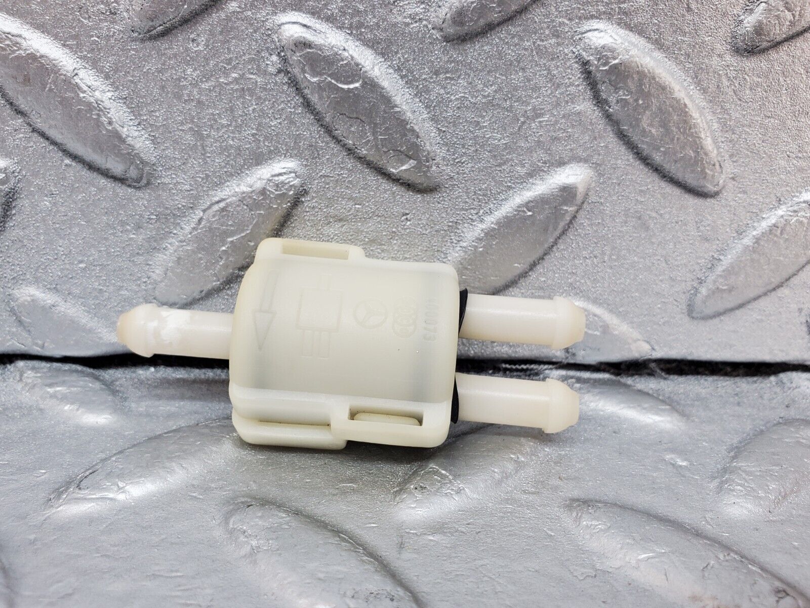 44942 Mercedes-Benz R129 300SL Coupe Windscreen Washer Fluid Distributor