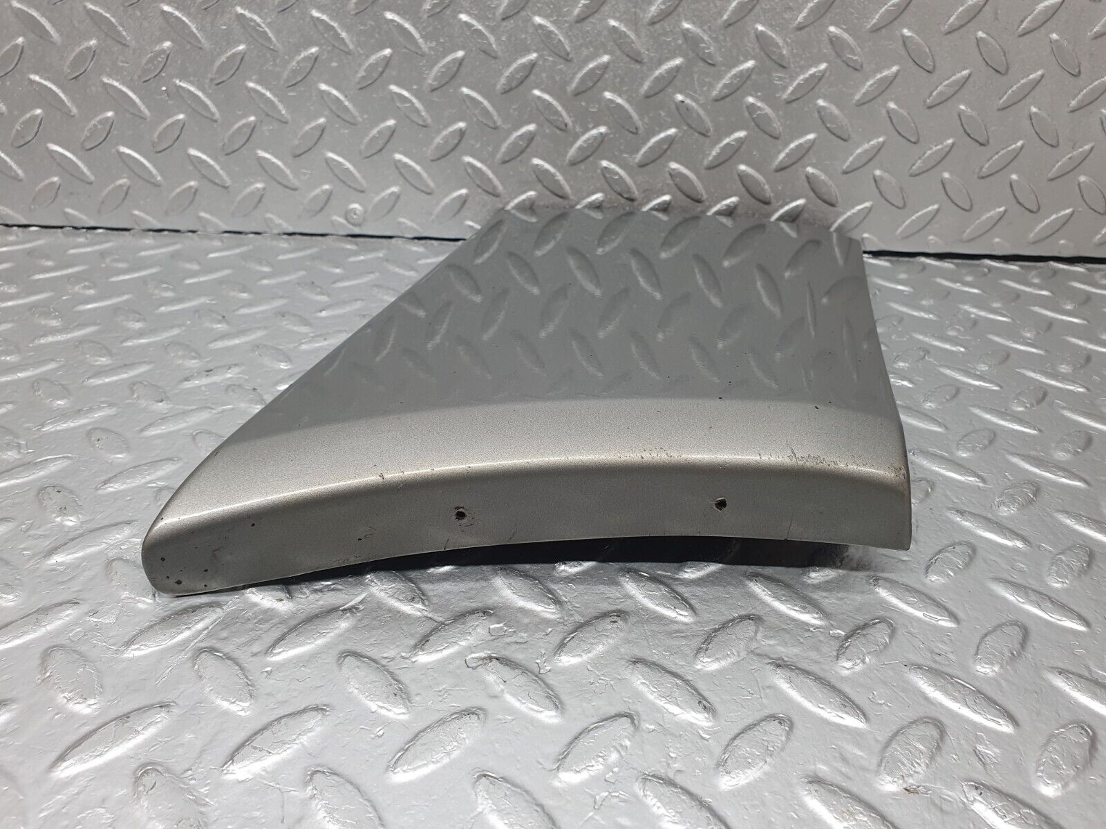 42732 Mercedes-Benz W201 190 2.0L Front Left Fender Wing Moulding Trim 2016905340