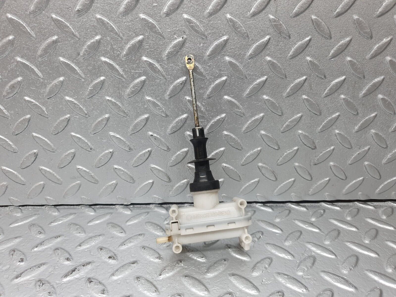 42774 Mercedes-Benz W201 190 2.0L Rear Left Door Lock Vacuum Actuator