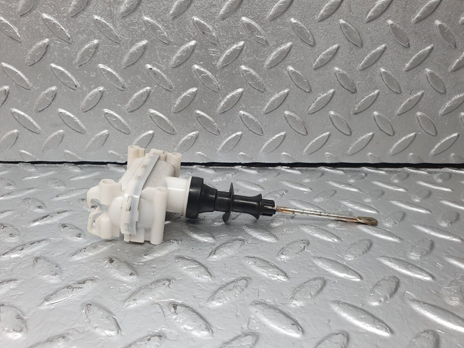 42773 Mercedes-Benz W201 190 2.0L Rear Right Door Lock Vacuum Actuator