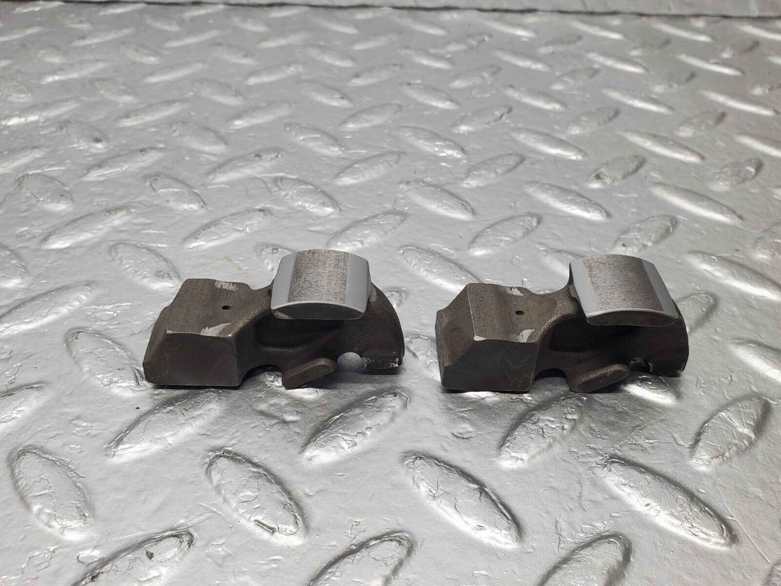 46609 Mercedes-Benz C123 280CE Coupe Valve Rocker Arm With Spring And Tappet