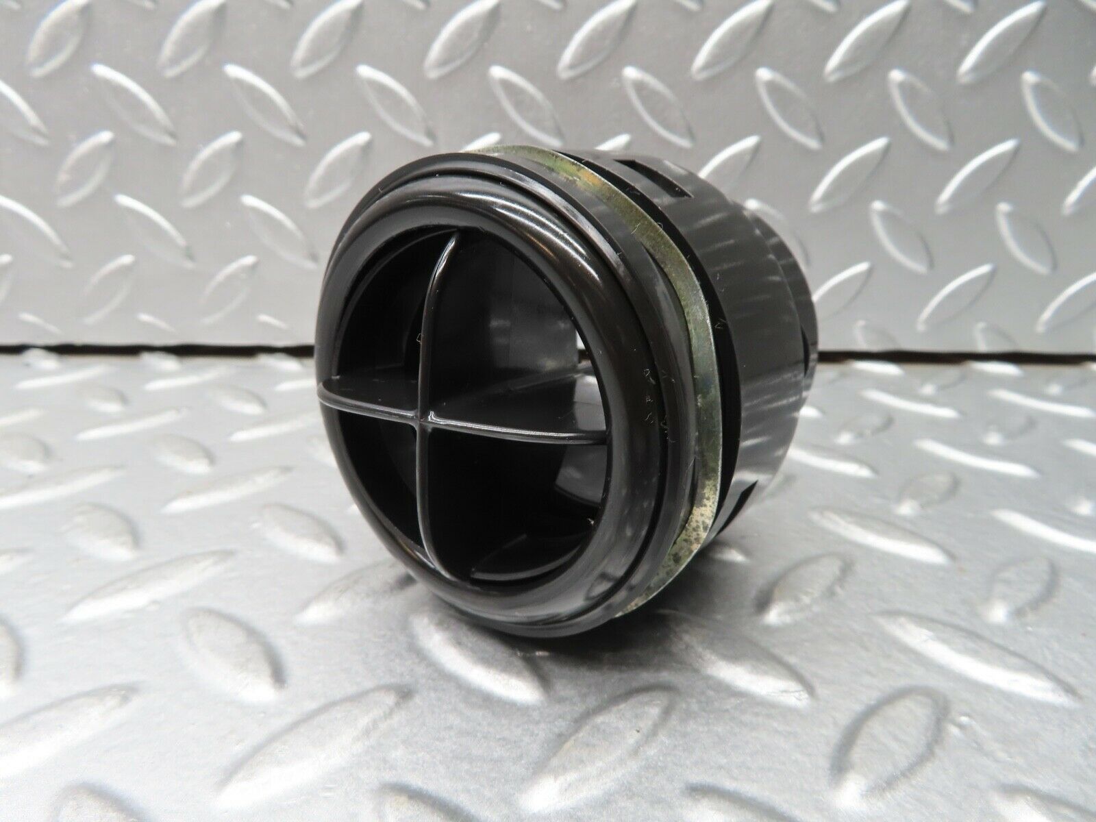 20588 Mercedes-Benz R107 450SL Dashboard Air Vent