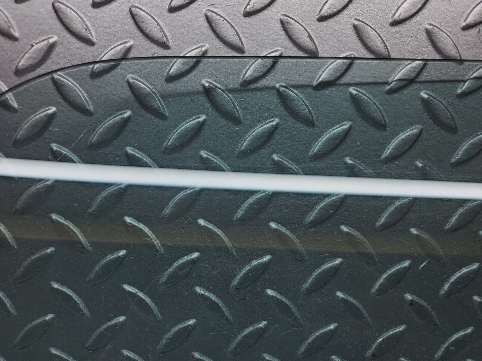 44365 Mercedes-Benz W123 280E Front Left Door Window Glass