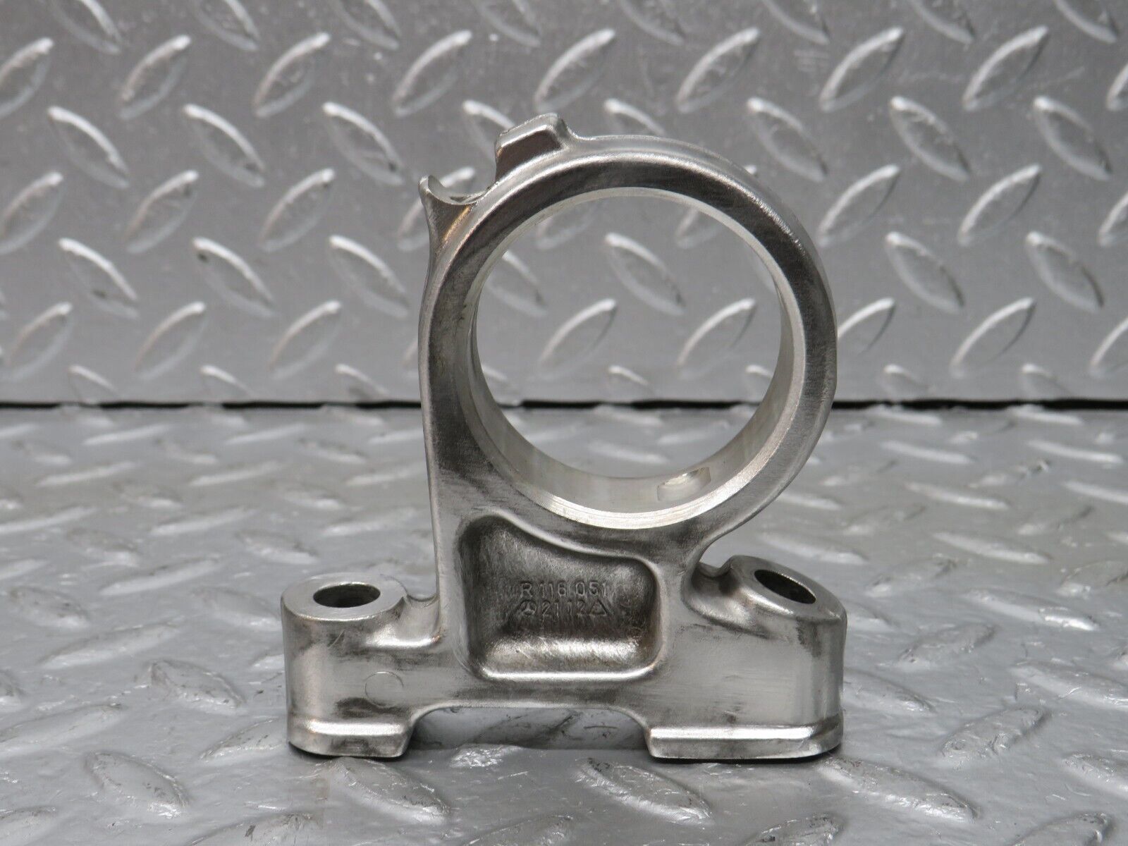 32998 Mercedes-Benz C107 R107 350 V8 Camshaft Tower Bearing 1160512112