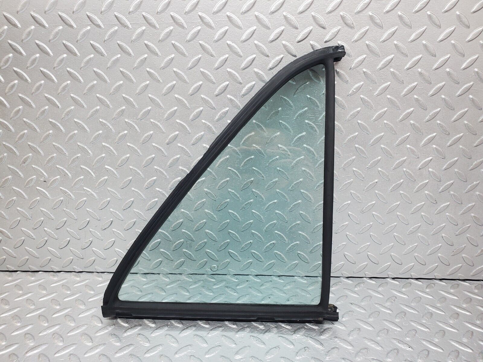 44369 Mercedes-Benz W123 280E Rear Right Quarter Window Glass 1237350224