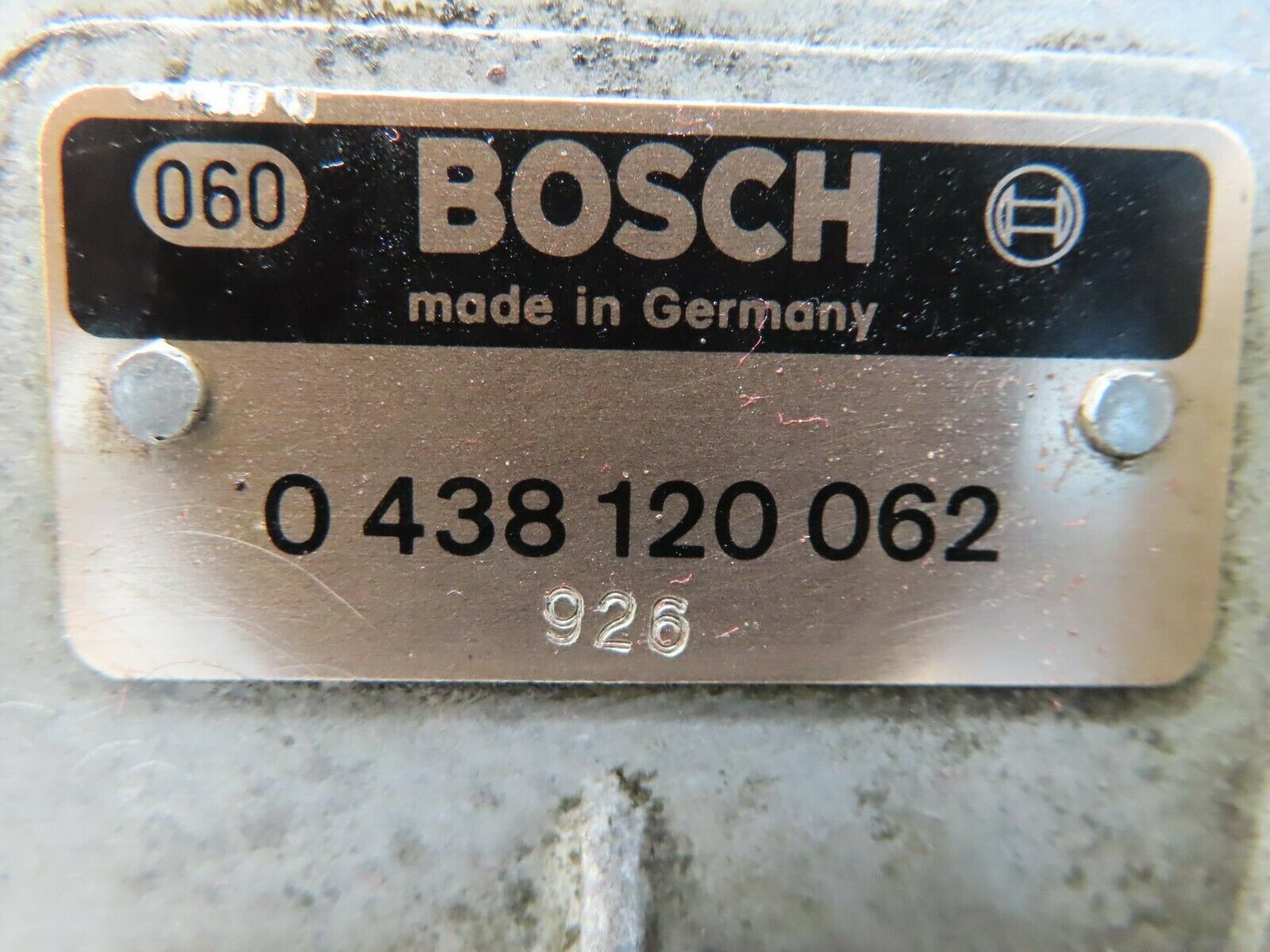 15587 Mercedes-Benz R107 450SL  Air Flow Mass Meter  Sensor Bosch 0438120062