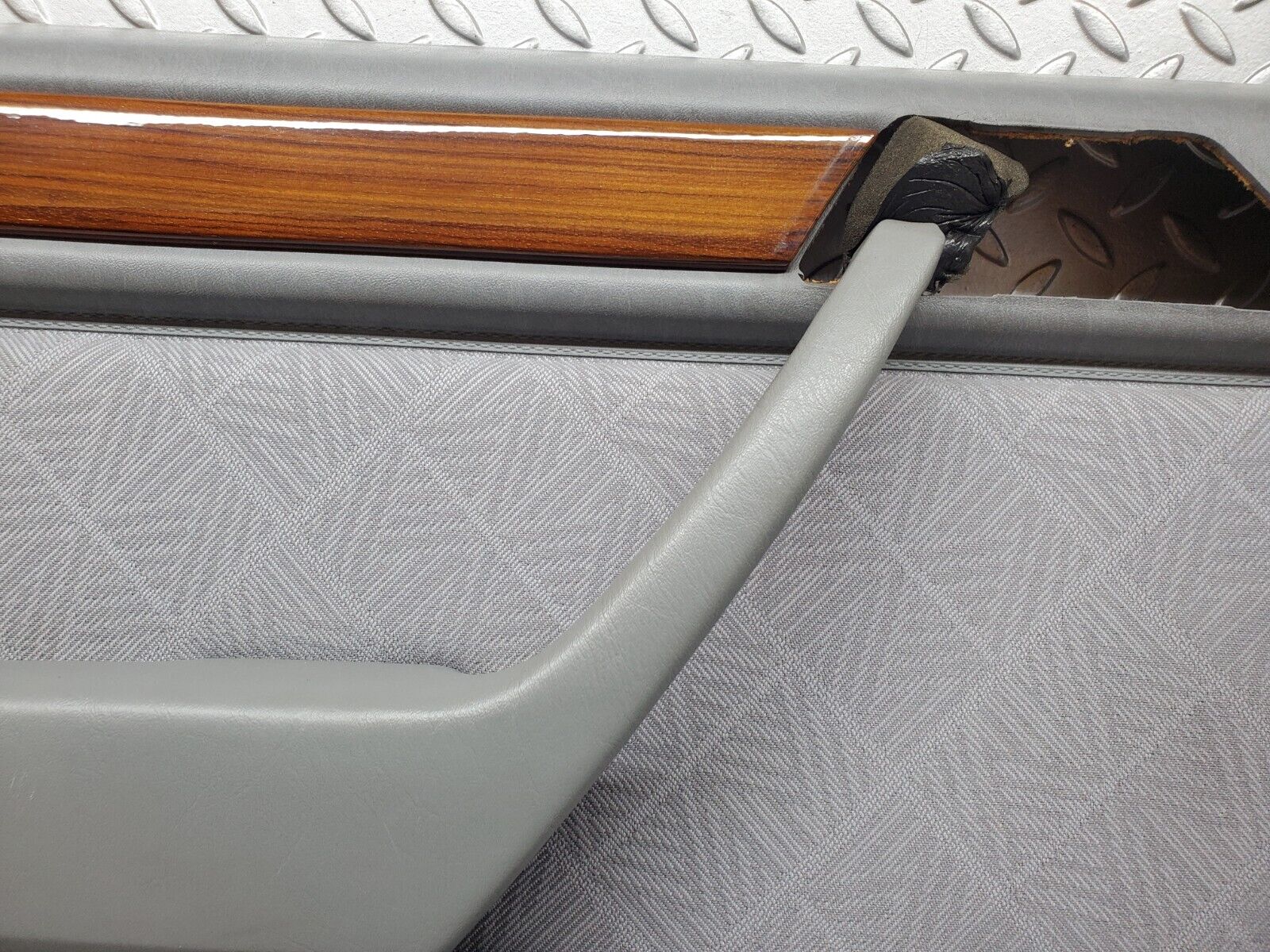 44689 Mercedes-Benz W124 220E Front Left Door Card Grey 1247271370