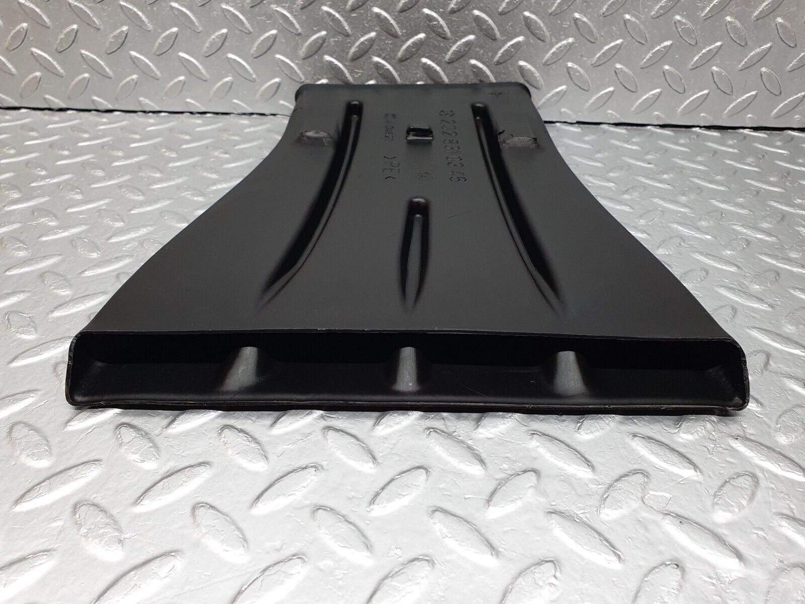 42084 Mercedes-Benz W202 C200 Rear Air Duct 2028310346