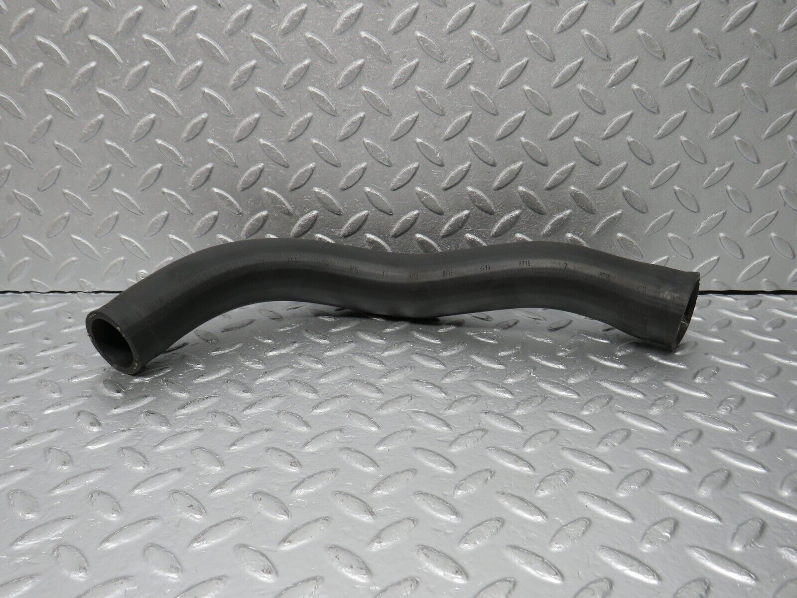 39875 Mercedes-Benz R107 350SL Radiator Hose Pipe 1075010082