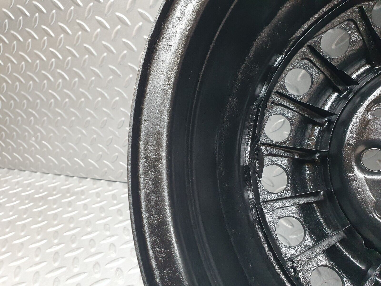 44243 Mercedes-Benz W123 280E Steel Wheel 6.5Jx14H2 1264000702