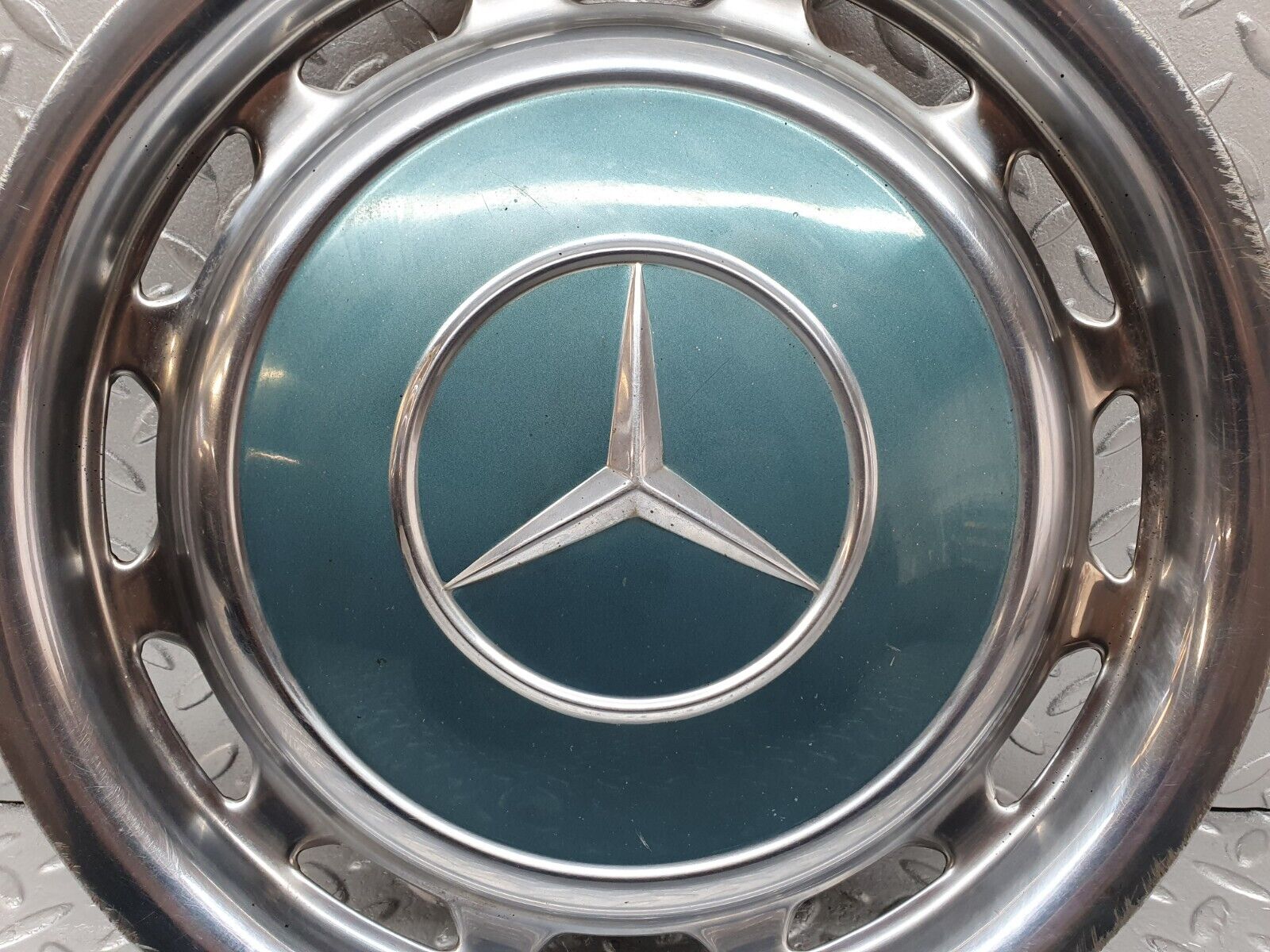 44162 Mercedes-Benz C123 230CE Coupe Wheel Hub Cap 14''