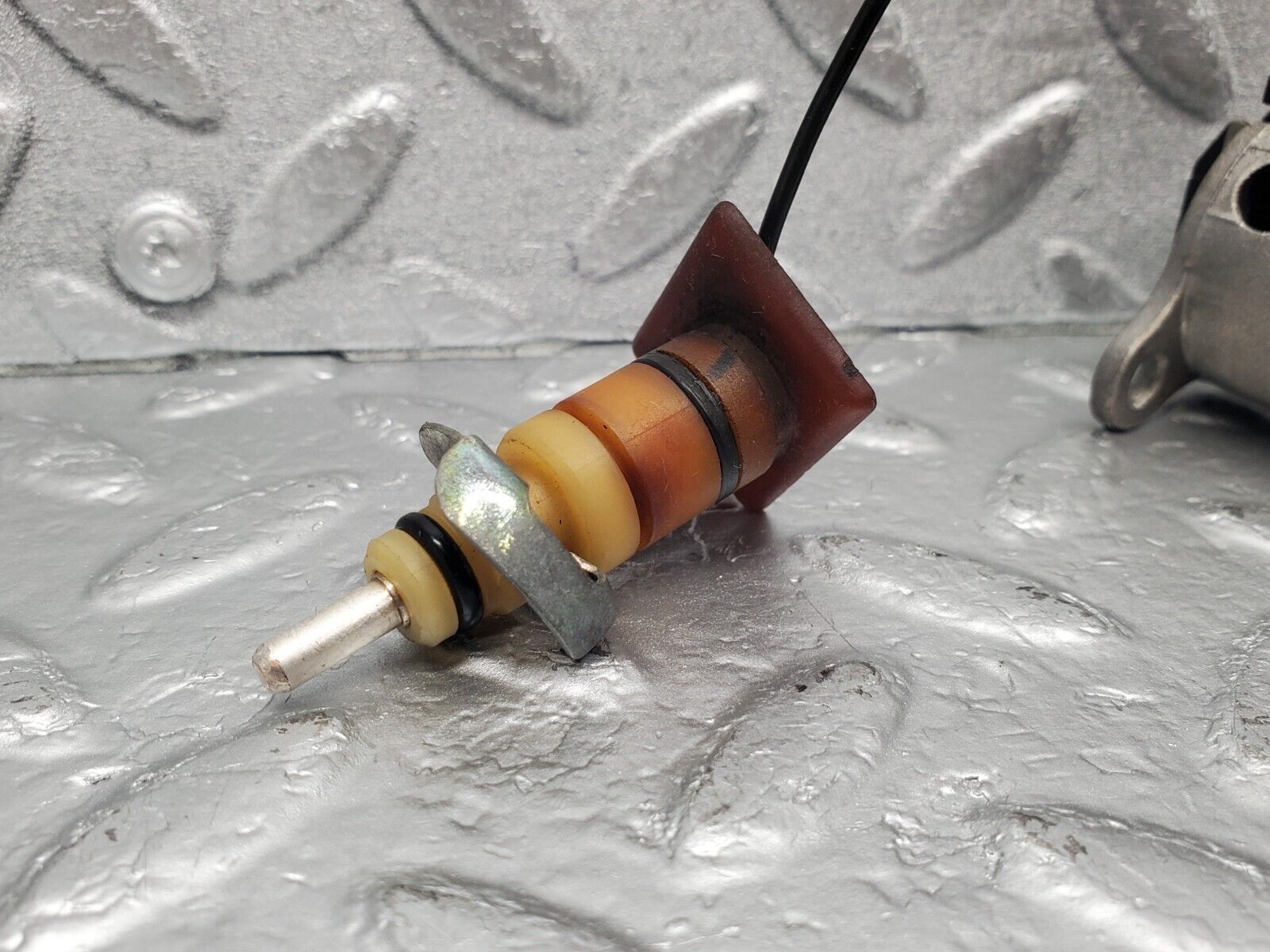 46276 Mercedes-Benz W126 420SE Oil Level Sensor Hella 1265420817