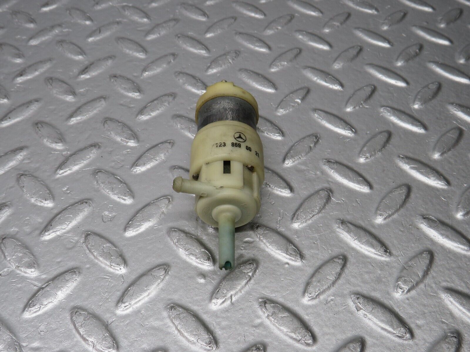 39118 Mercedes-Benz R107 500SL Windscreen Washer Pump 1238690021