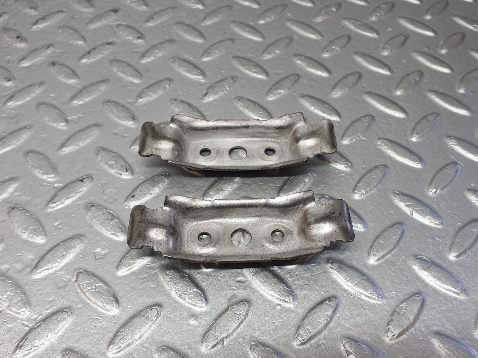 42507 Mercedes-Benz R129 320SL Coupe Fuel Pump Fuel Filter Holder Bracket