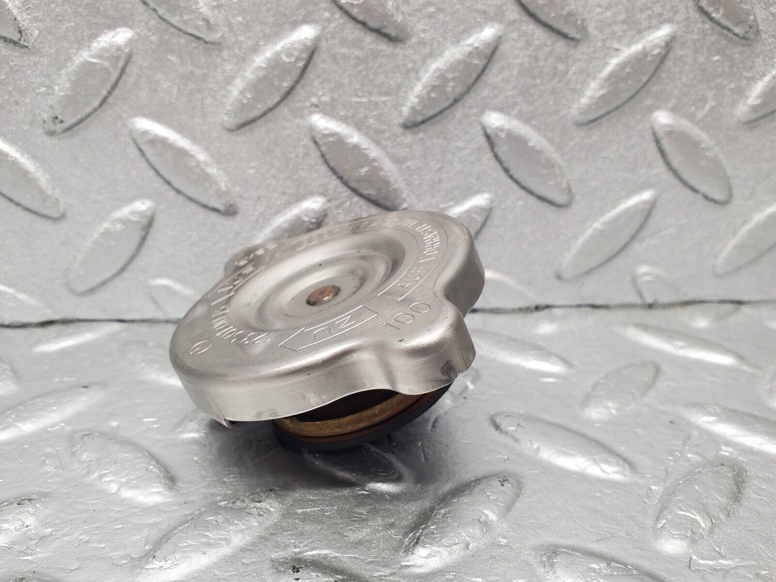 46527 Mercedes-Benz C123 280CE Coupe Radiator Cap 1235010015