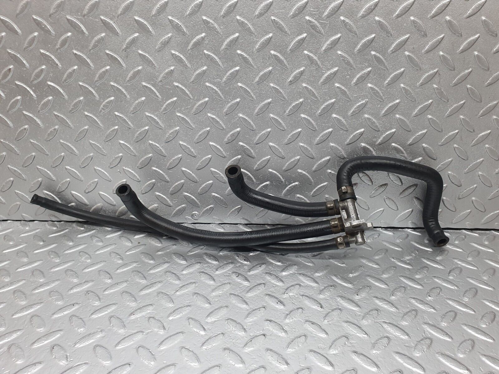 42813 Mercedes-Benz W201 190 2.0L Distributor For Carburettor With Hoses 1022030029 1022030682 1022031182