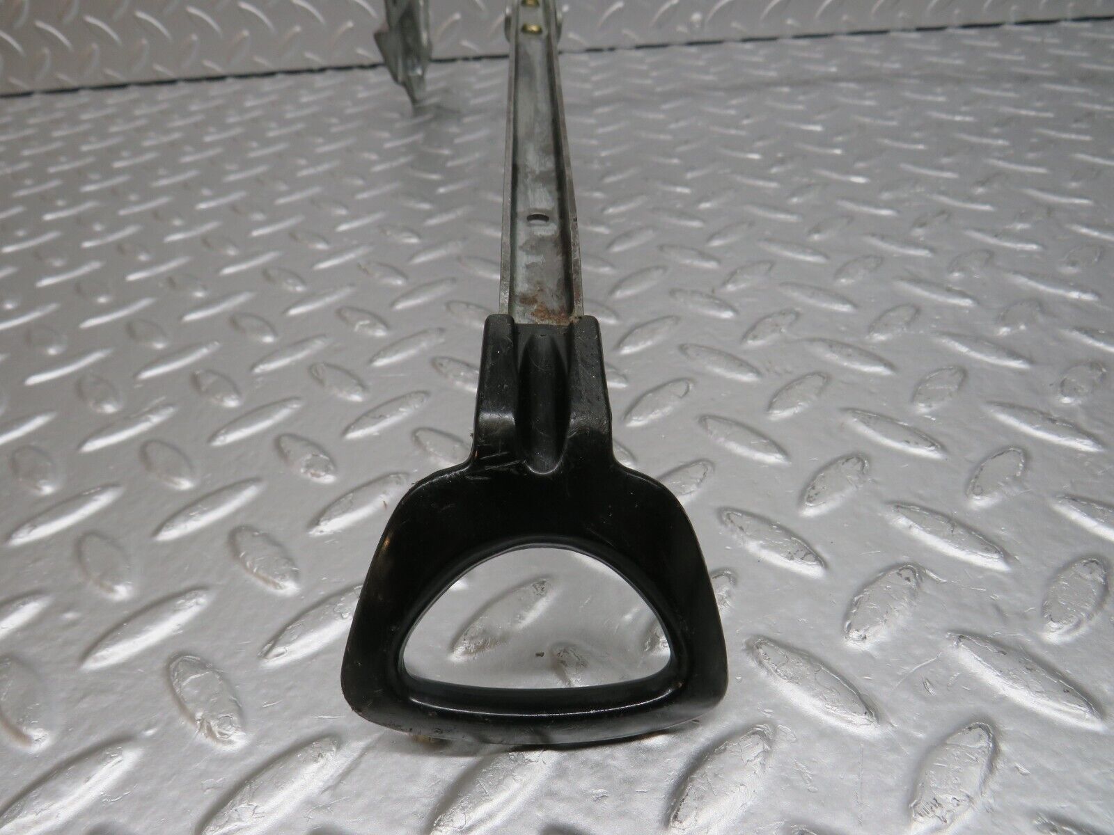 33202 Mercedes-Benz C107 R107 Front Right Seat Sliding Adjust Handle