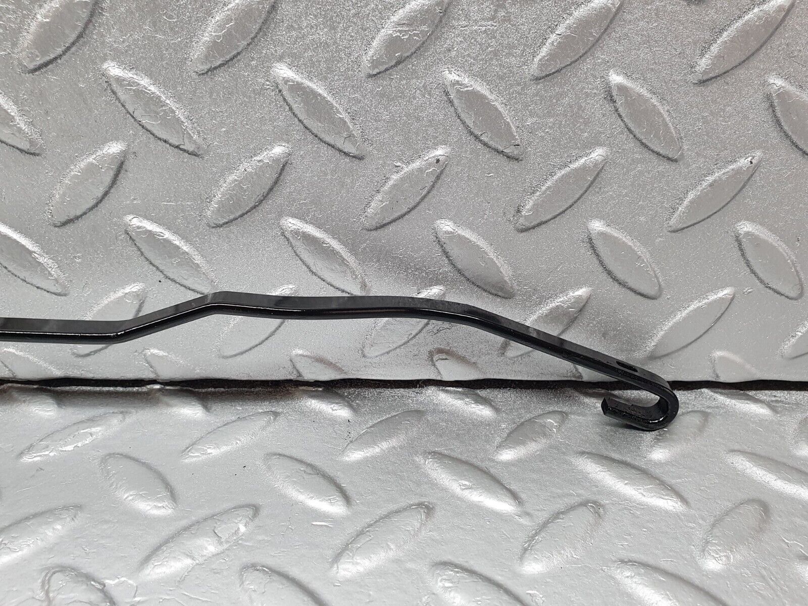 43705 Mercedes-Benz C126 380SEC Coupe Windscreen Wiper Arm Left Side Bosch