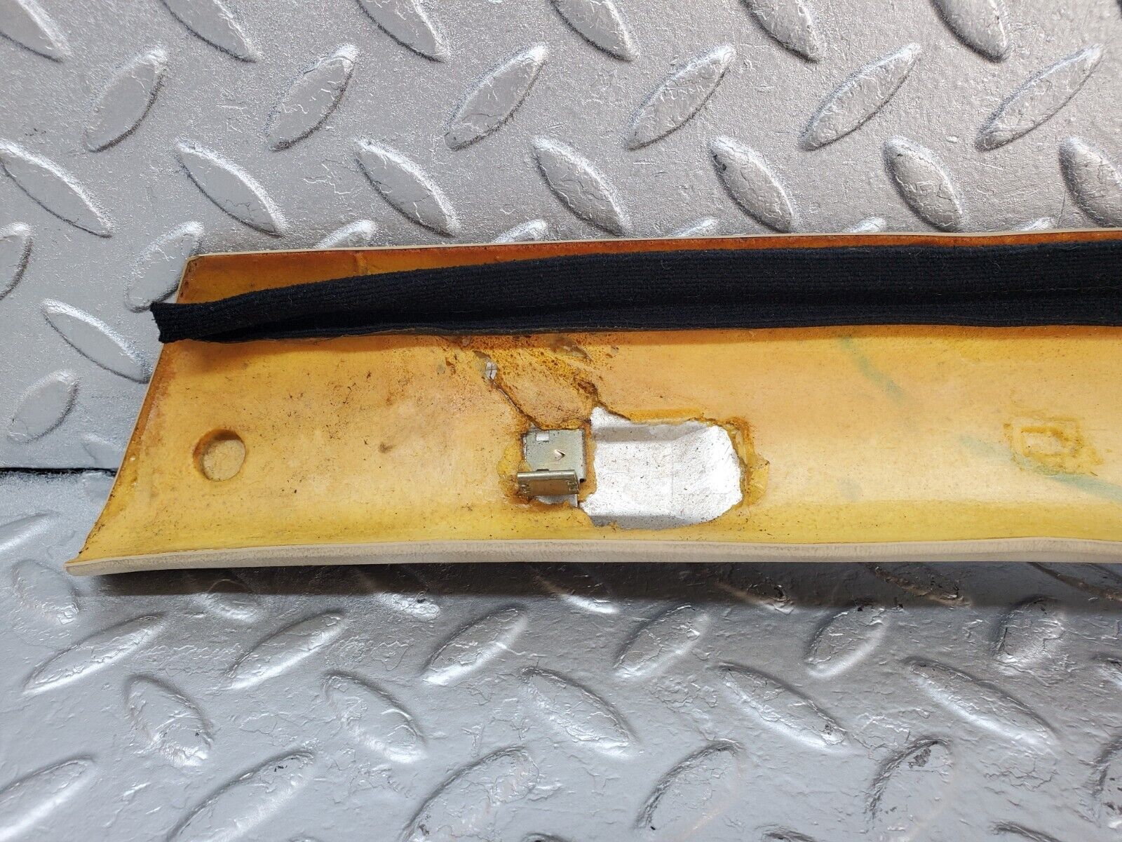 45563 Mercedes-Benz W126 420SE A Pillar Cover Trim Right Side Beige