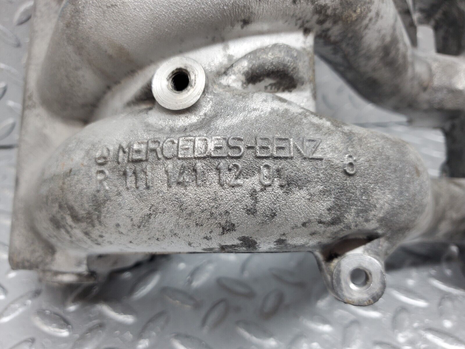 44869 Mercedes-Benz W124 220E Intake Manifold 1111411201