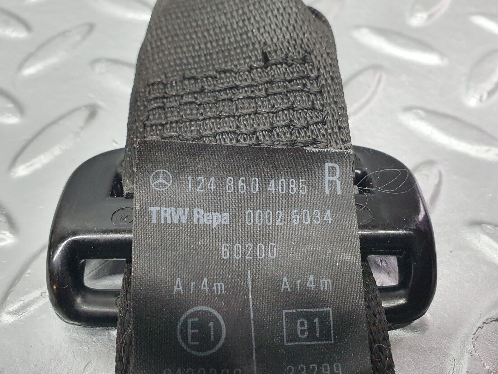 41696 Mercedes-Benz W124 200E Front Right Seat Belt With Buckle 1248604085 1268580011