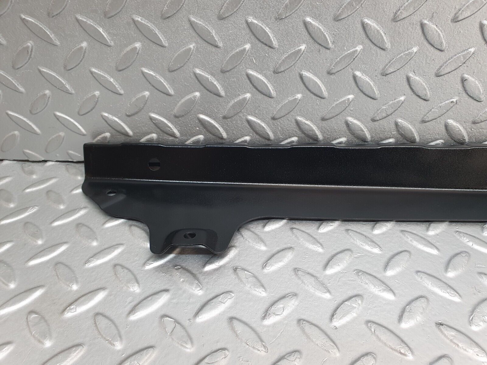 43717 Mercedes-Benz C126 380SEC Coupe Rear Window Channel Support Bracket Right Side