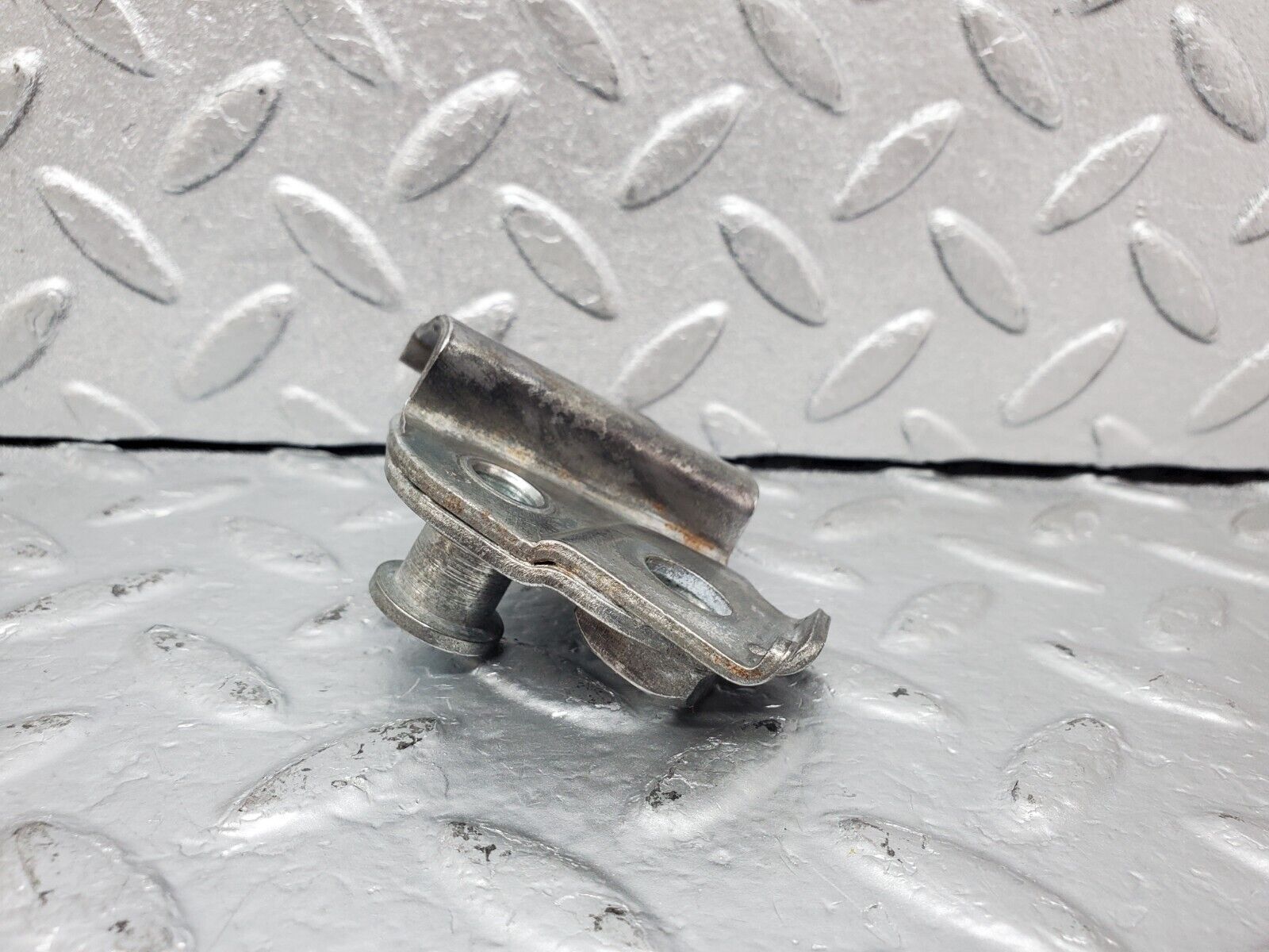 44406 Mercedes-Benz W123 280E Front Left Seat Belt Bracket