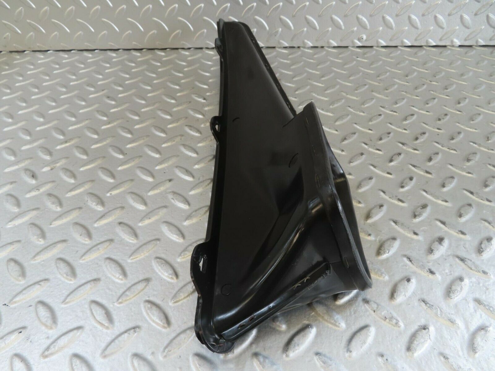 15548 Mercedes-Benz R107 450SL Dashboard Air Vent Right Side