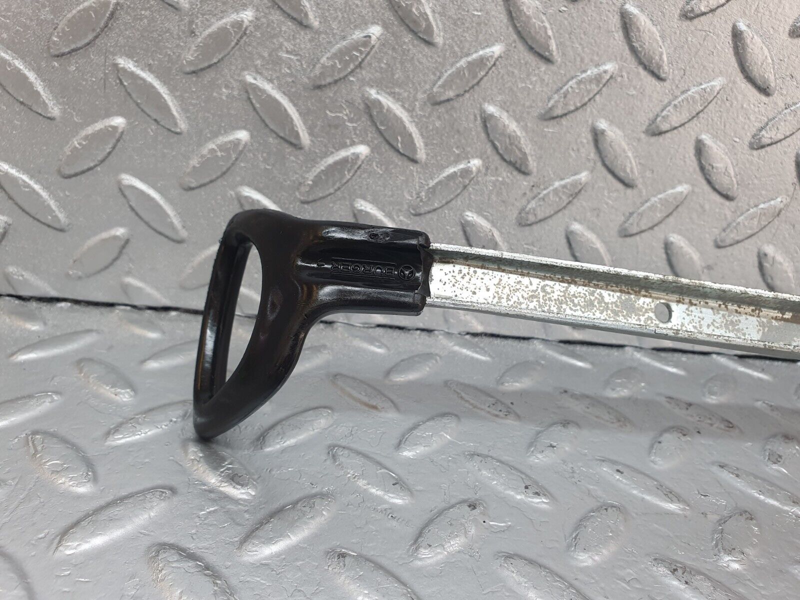 44041 Mercedes-Benz C123 230CE Coupe Front Right Seat Sliding Adjust Handle