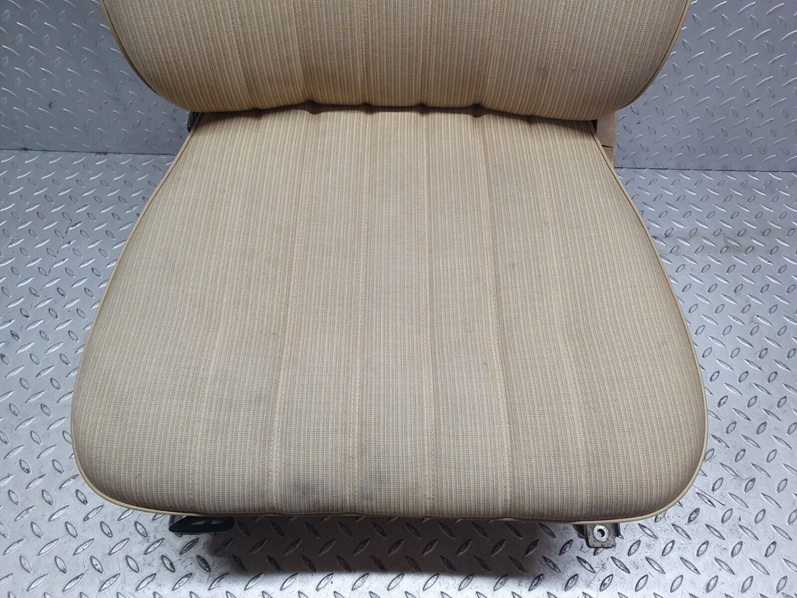 44053 Mercedes-Benz C123 230CE Coupe Front Left Seat Beige 1239104150