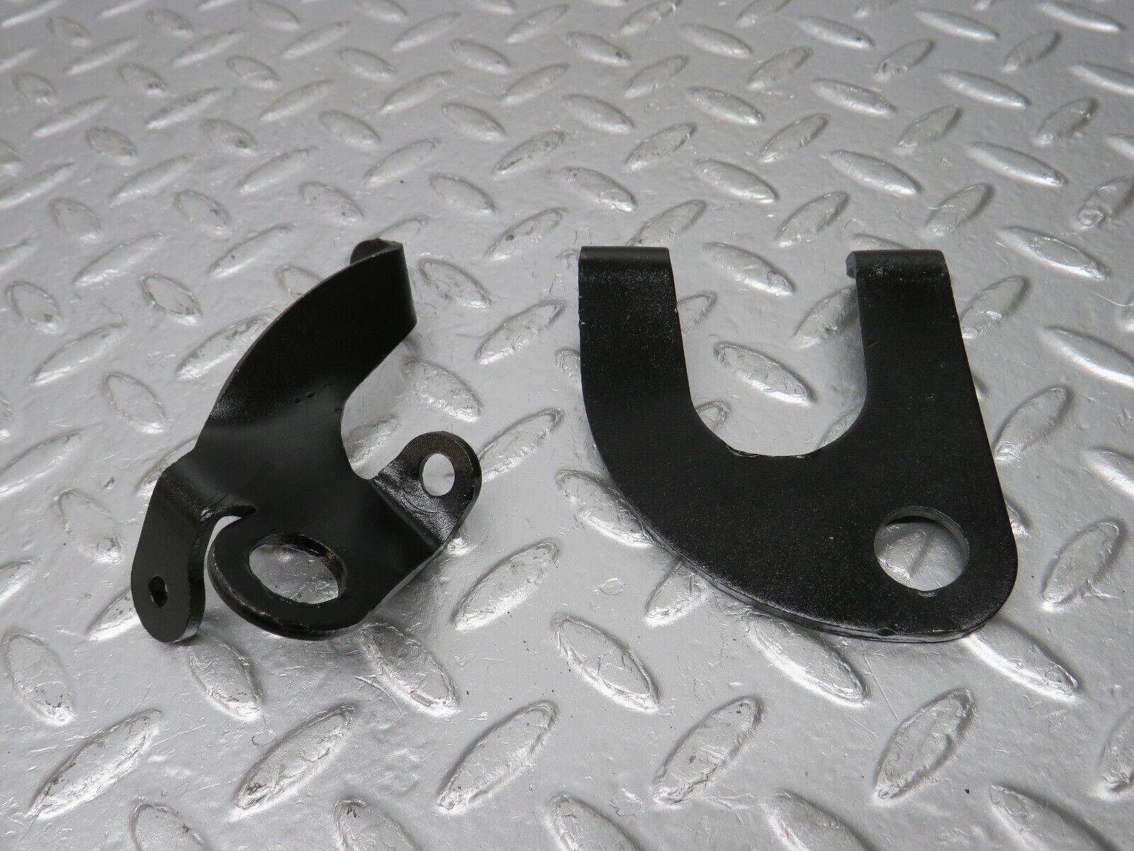 33063 Mercedes-Benz C107 R107 350 V8 Engine Lifting Eyes Hooks