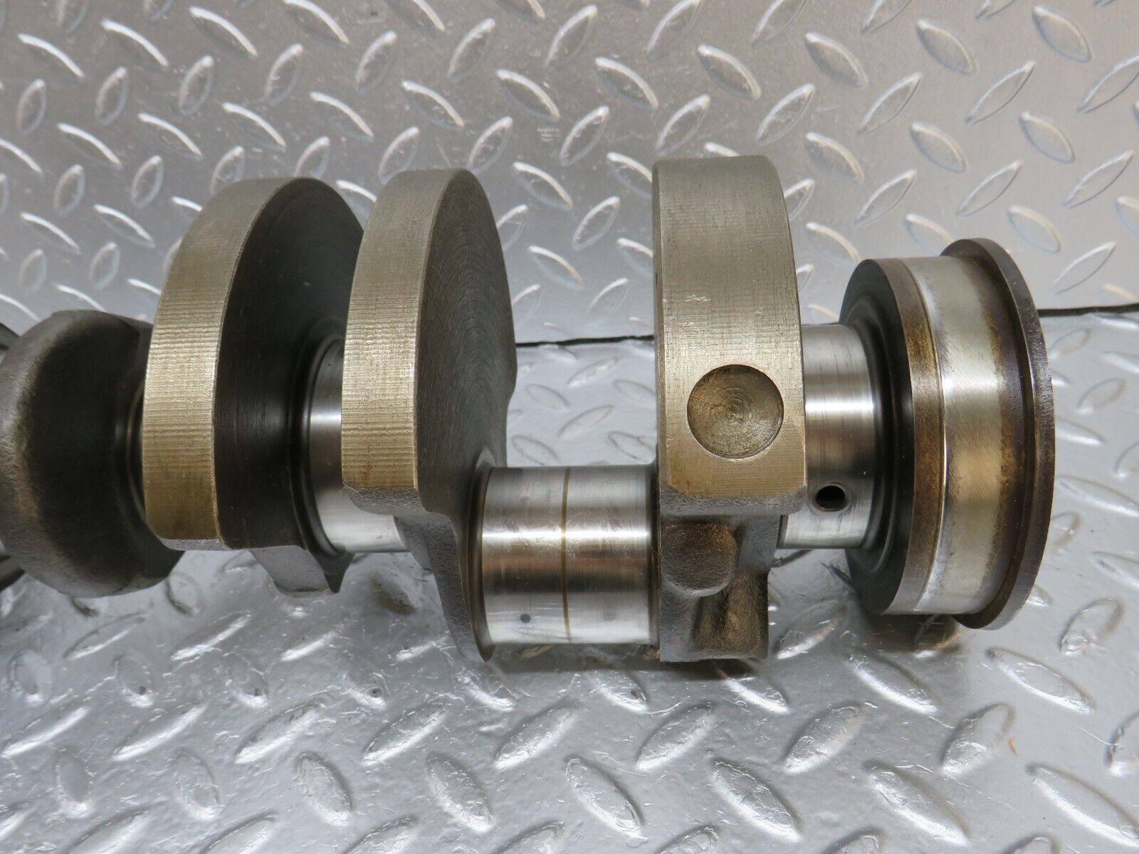 33047 Mercedes-Benz C107 R107 350 V8 Crankshaft 1160311001