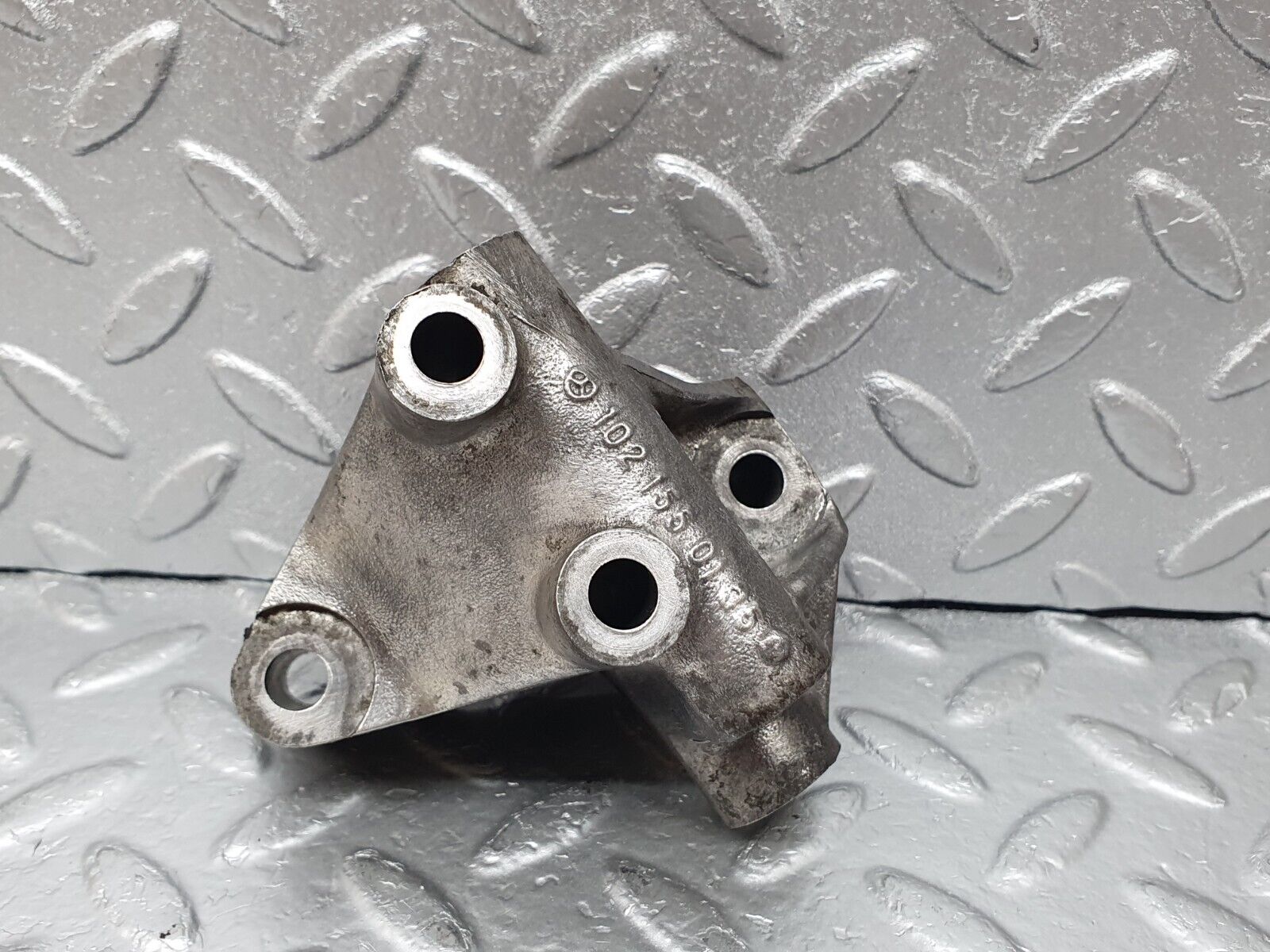 44213 Mercedes-Benz C123 230CE Coupe Alternator Holder Bracket 1021550135