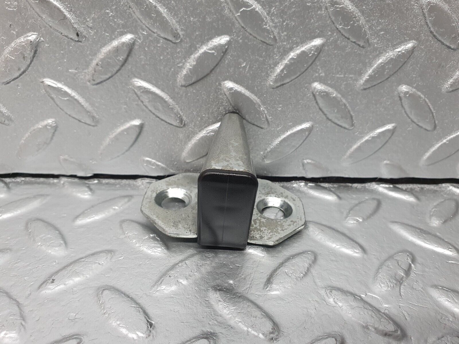 41952 Mercedes-Benz W202 C200 Door Lock Latch