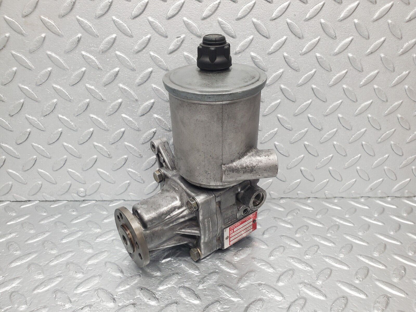 46157 Mercedes-Benz W124 280E Power Steering Pump 2104662001