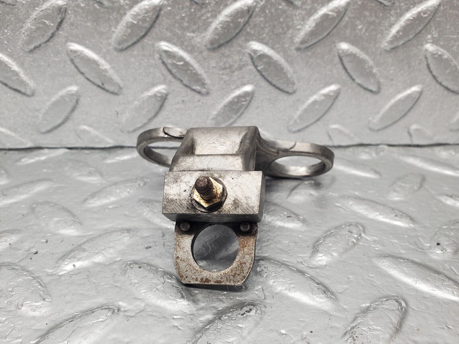 46600 Mercedes-Benz C123 280CE Coupe Crankshaft Sensor Holder Bracket 1101530440