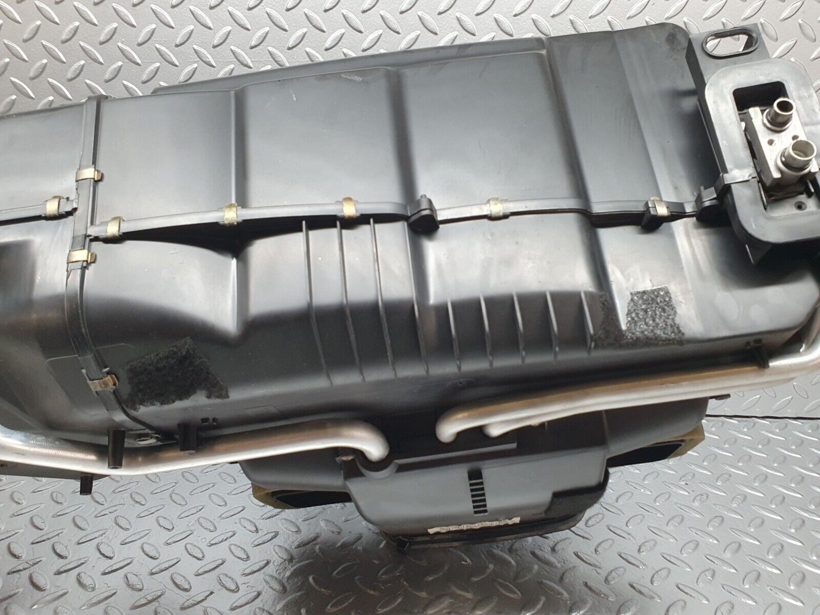 41995 Mercedes-Benz W202 C200 Heater Box Blower Housing Valeo 2028303962