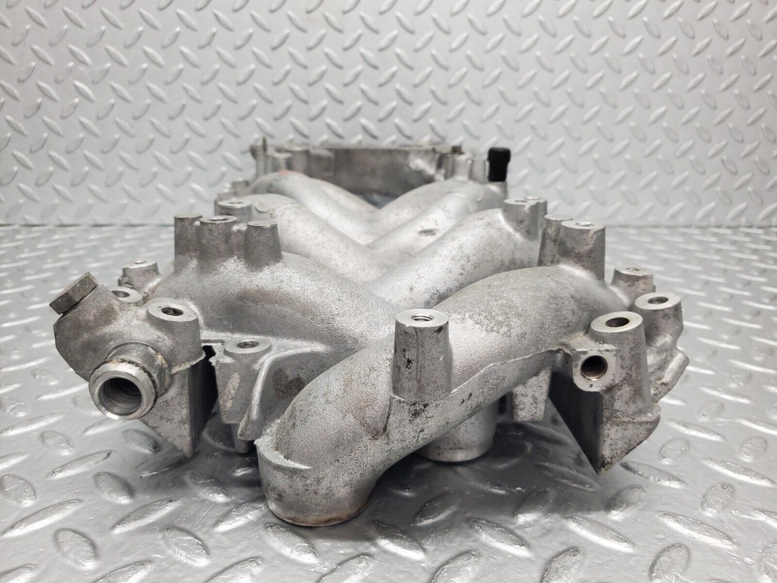 46091 Mercedes-Benz W126 420SE Air Intake Manifold 1161416501