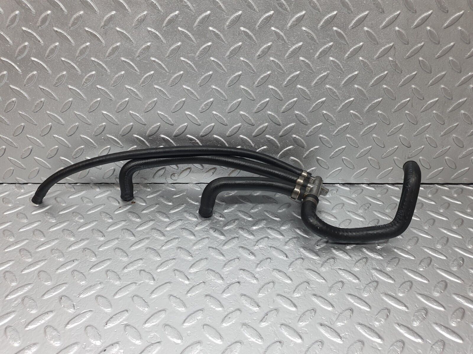 42813 Mercedes-Benz W201 190 2.0L Distributor For Carburettor With Hoses 1022030029 1022030682 1022031182