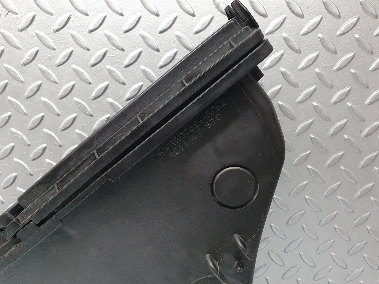 41817 Mercedes-Benz W202 C200 Fuse Box 2085400150 2025453700