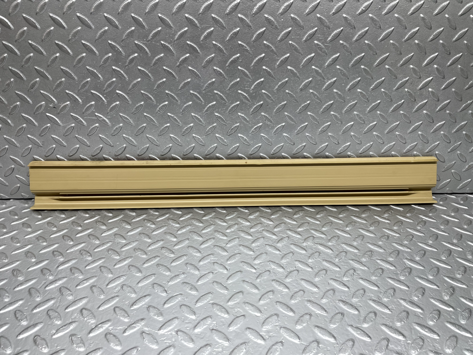 44263 Mercedes-Benz W123 280E Front Left Door Sill Trim Beige