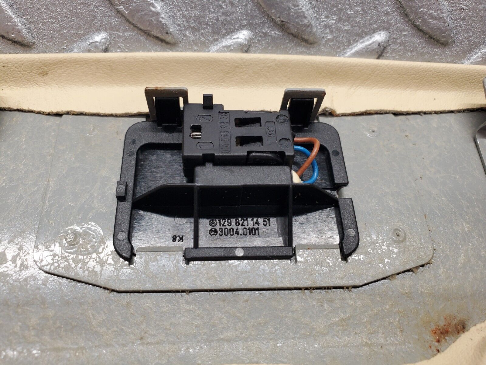 46807 Mercedes-Benz R129 320SL Coupe Headlining Cover Trim Beige 1298211451