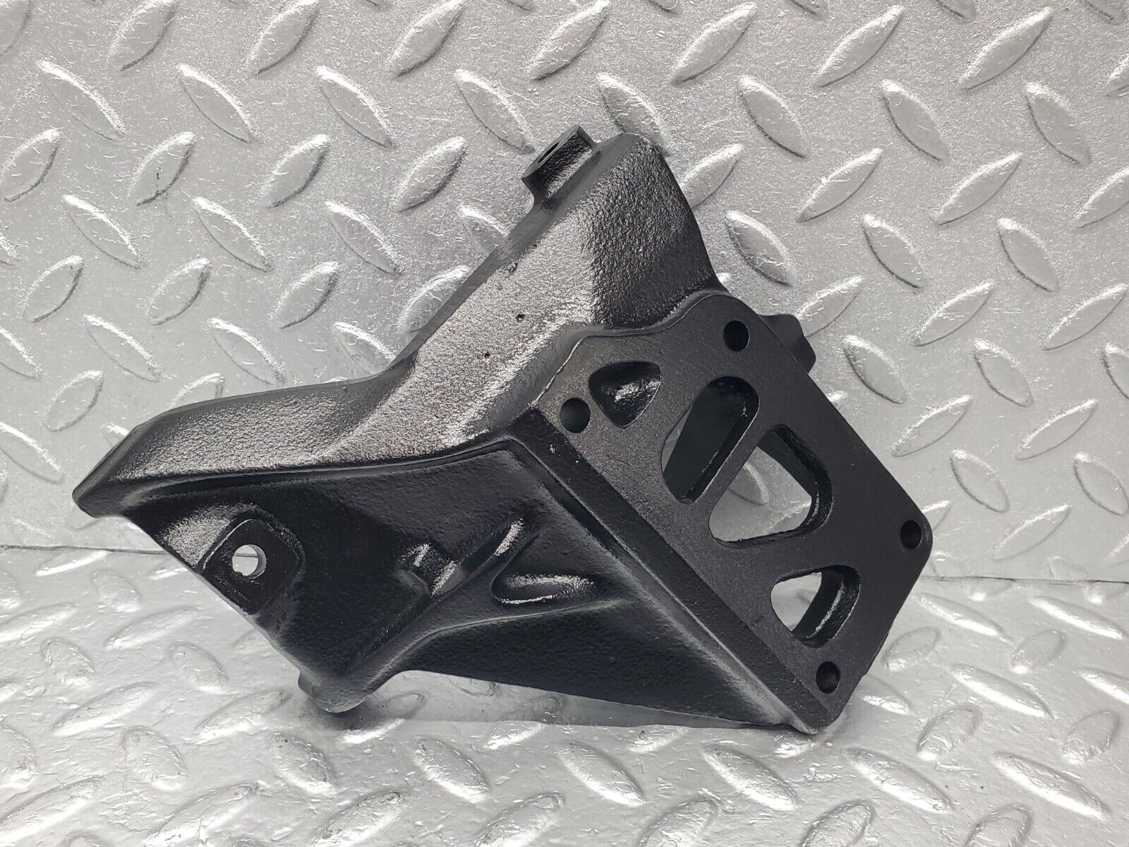 46637 Mercedes-Benz C123 280CE Coupe Alternator Generator Bracket 1101550735