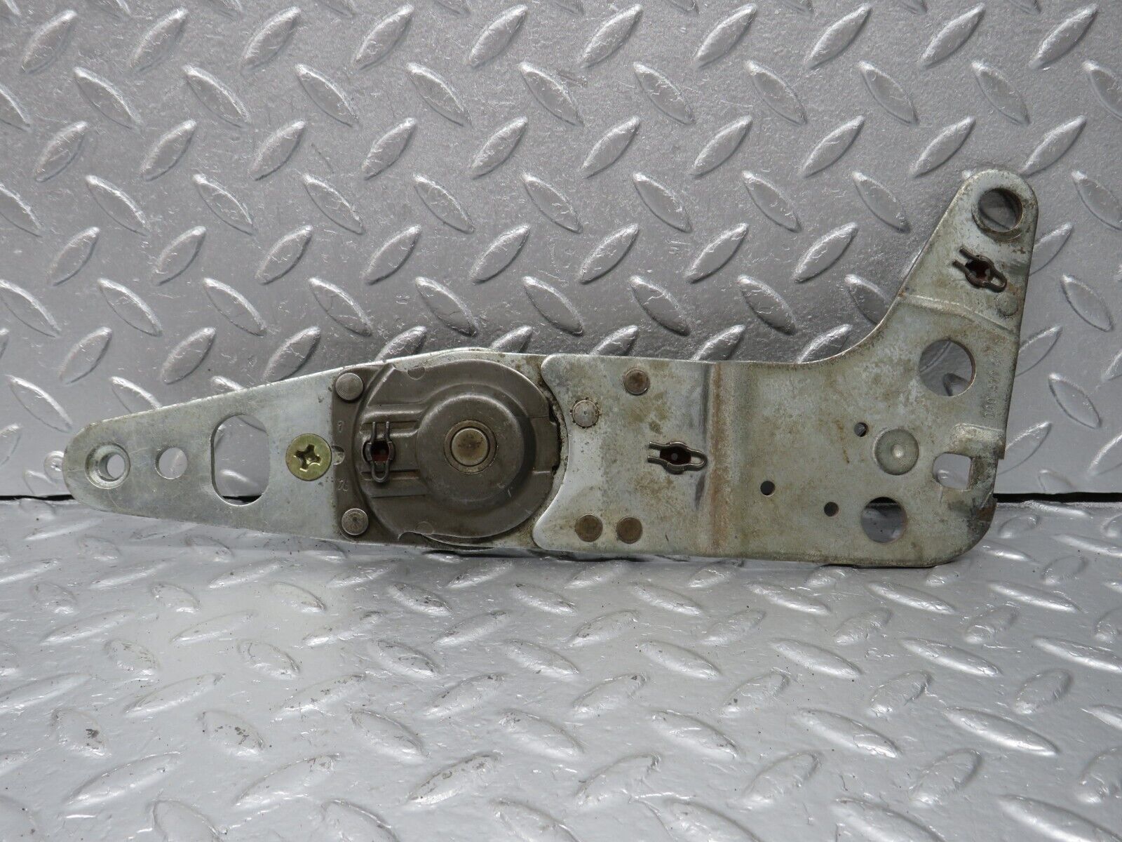 40070 Mercedes-Benz R107 350SL Front Right Seat Hinge 0009109686