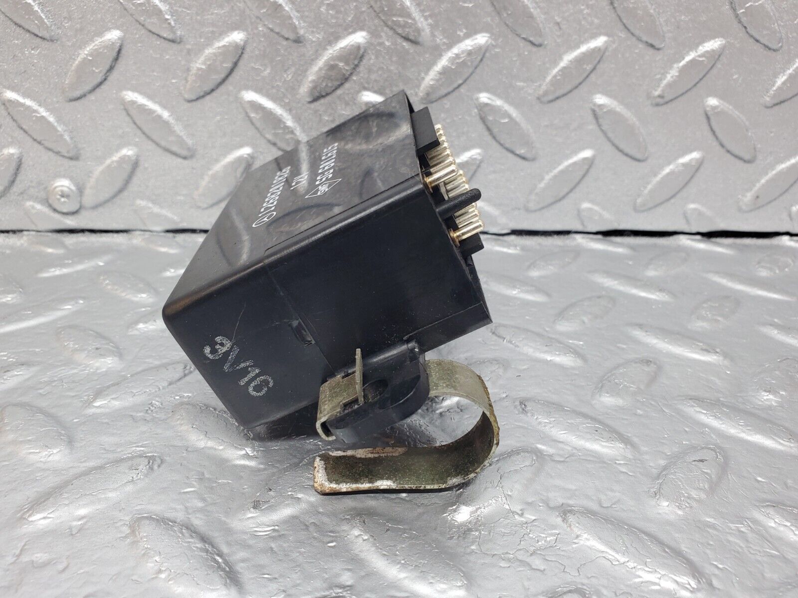 45738 Mercedes-Benz W126 420SE Seat Heating Relay 1268201826